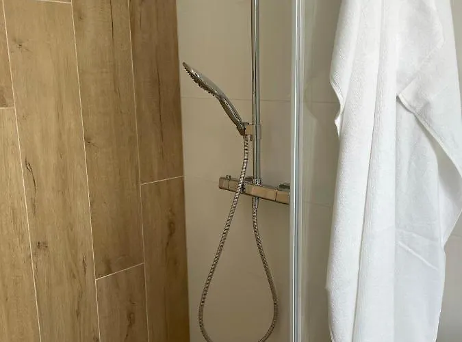 Apartment D5 *